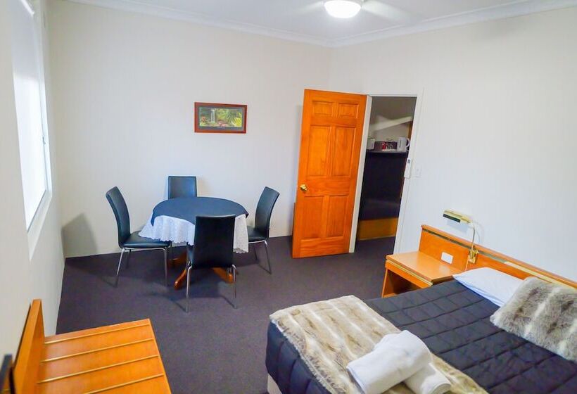 汽车旅馆 Abbotsleigh Motor Inn