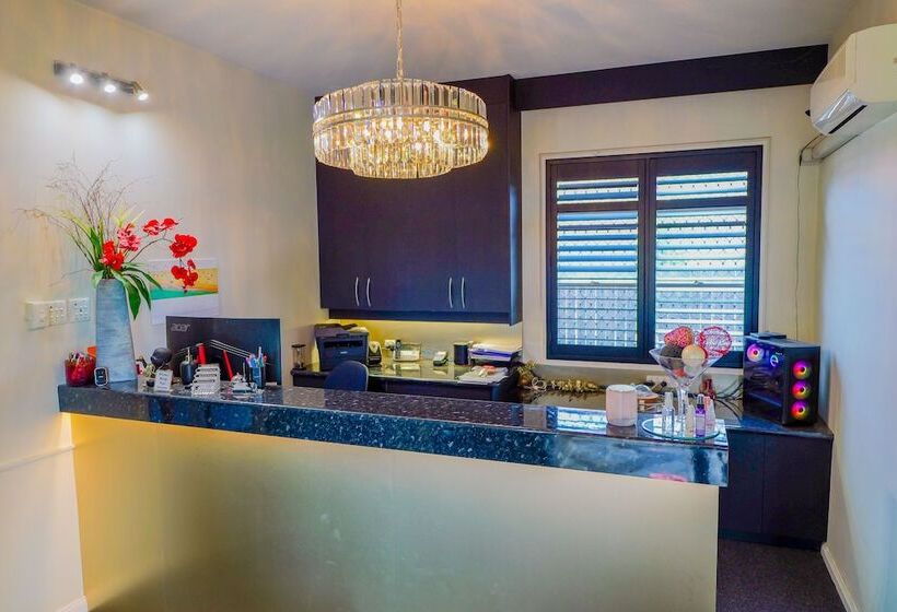 汽车旅馆 Abbotsleigh Motor Inn