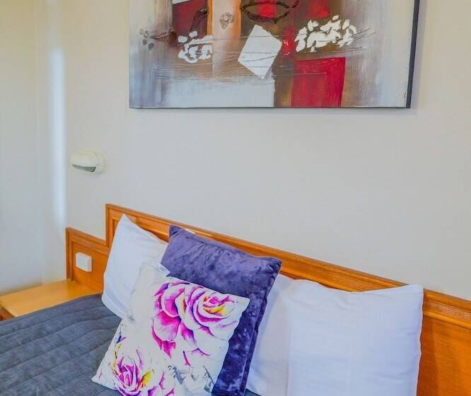 汽车旅馆 Abbotsleigh Motor Inn