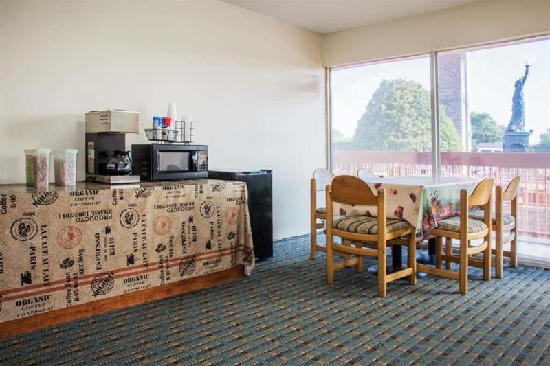 فندق على الطريق Knights Inn Temple