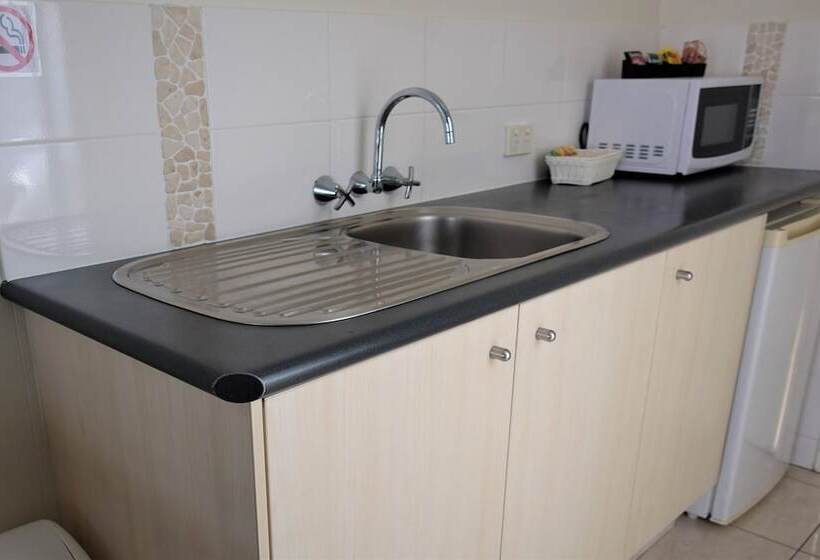 مُتل Pacific Palms Motor Inn