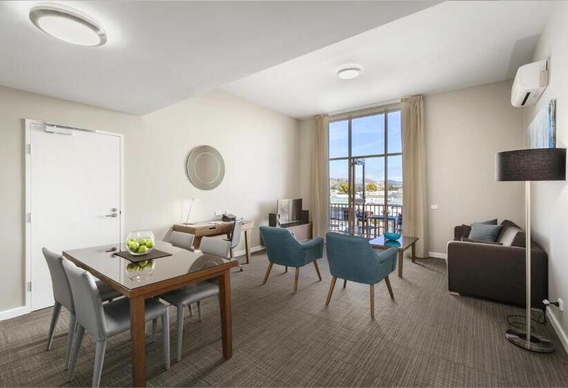 Quest Albury On Townsend