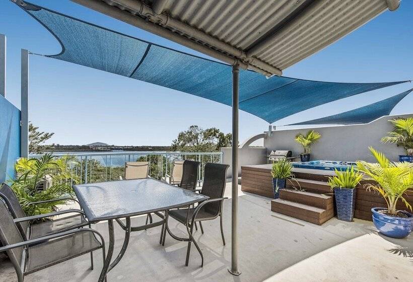 Reflections Holiday Apartments