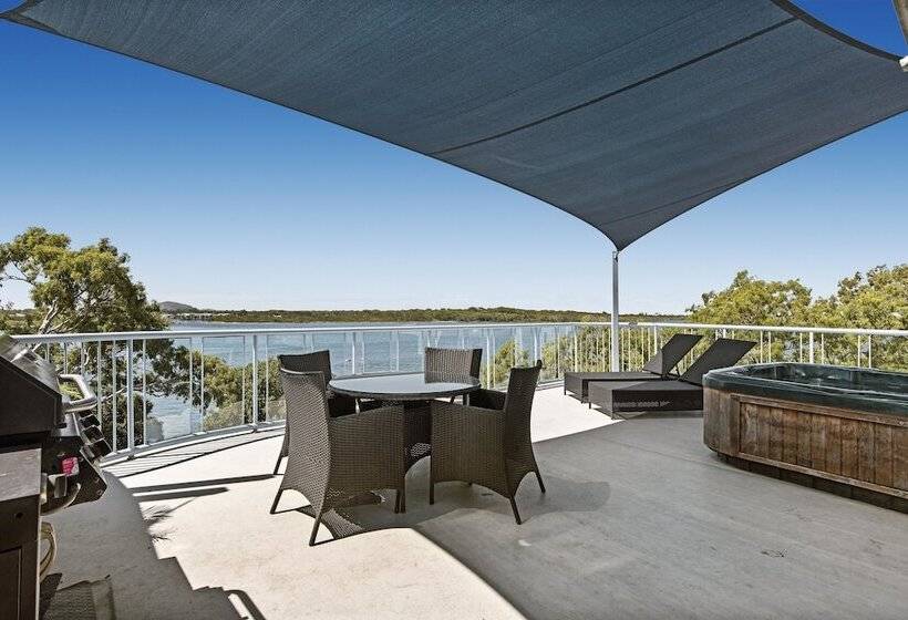 Reflections Holiday Apartments