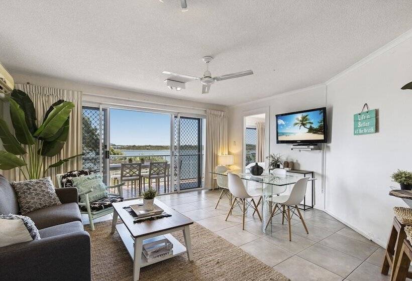 Reflections Holiday Apartments