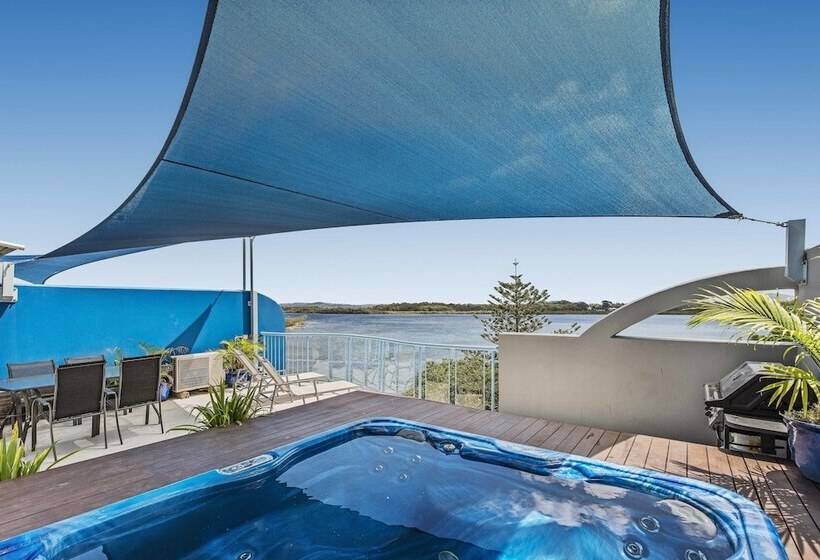 Reflections Holiday Apartments