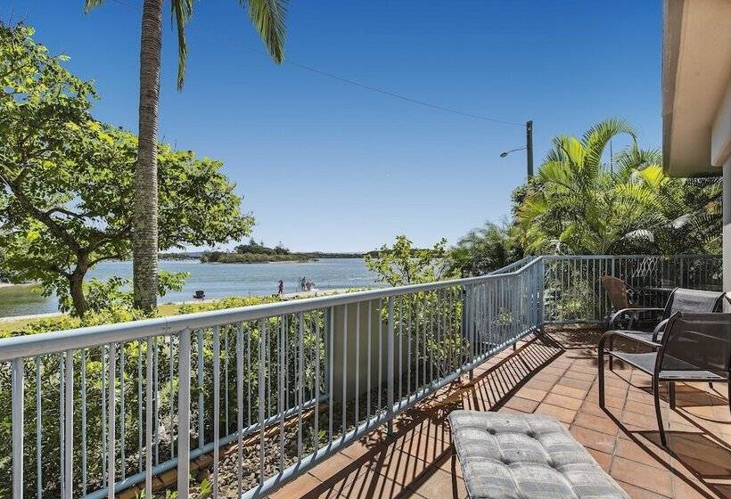 Reflections Holiday Apartments