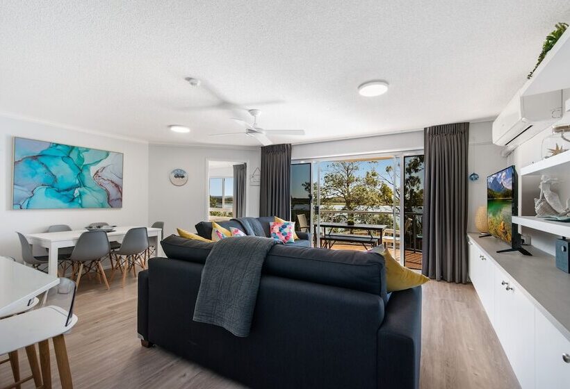 Reflections Holiday Apartments