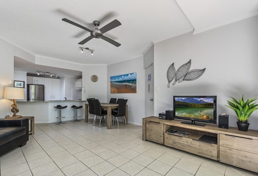 Reflections Holiday Apartments