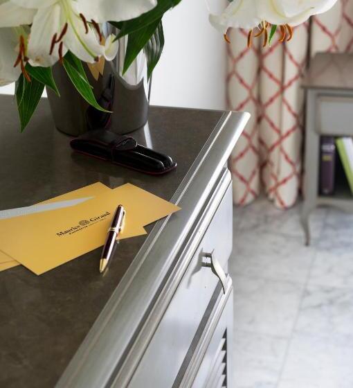 住所  Villa Romana Fréjus