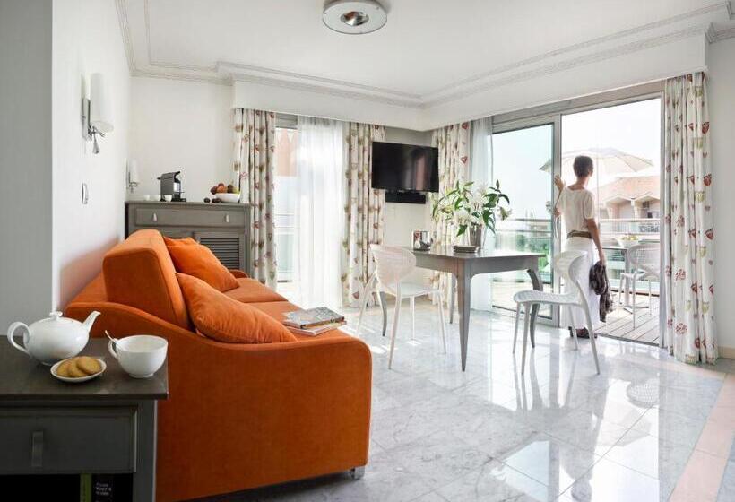 住所  Villa Romana Fréjus