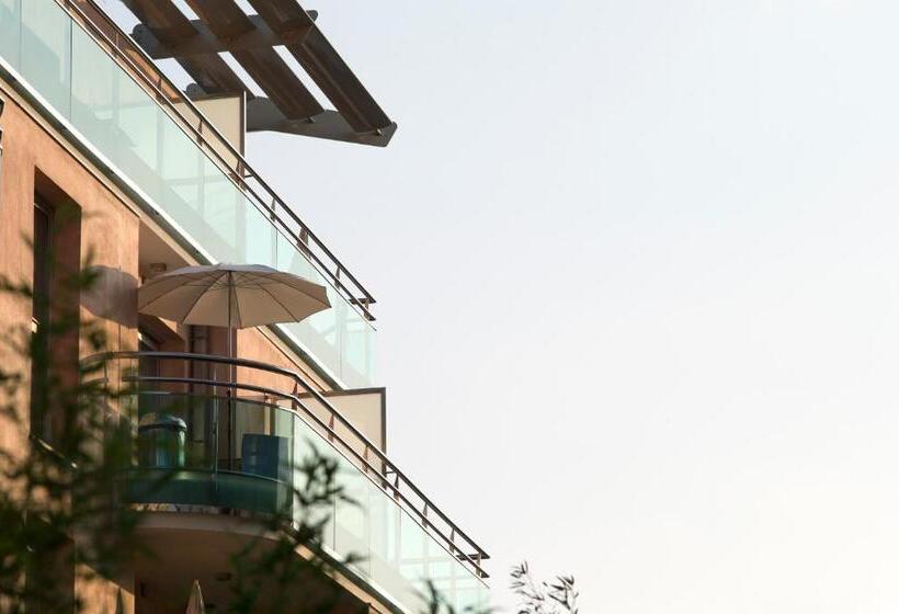 住所  Villa Romana Fréjus