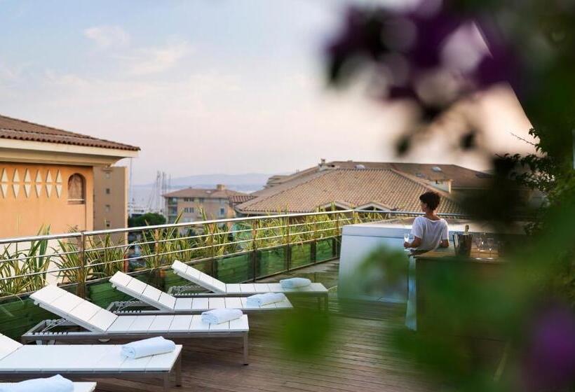 住所  Villa Romana Fréjus