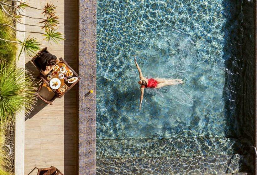 Saccharum Resort