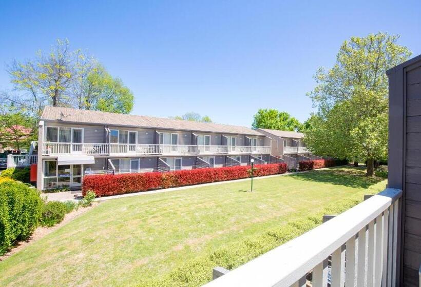 Summer East Serviced Apartments