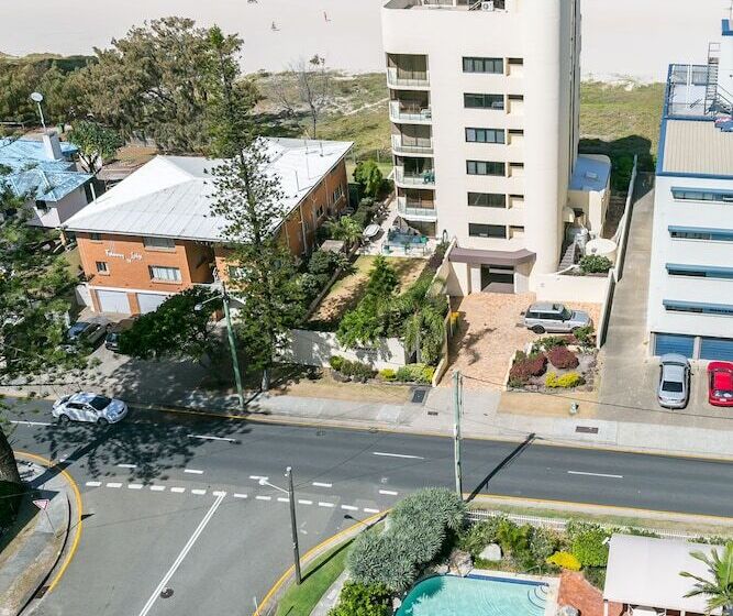 Surfers Beachside Holiday Apartments