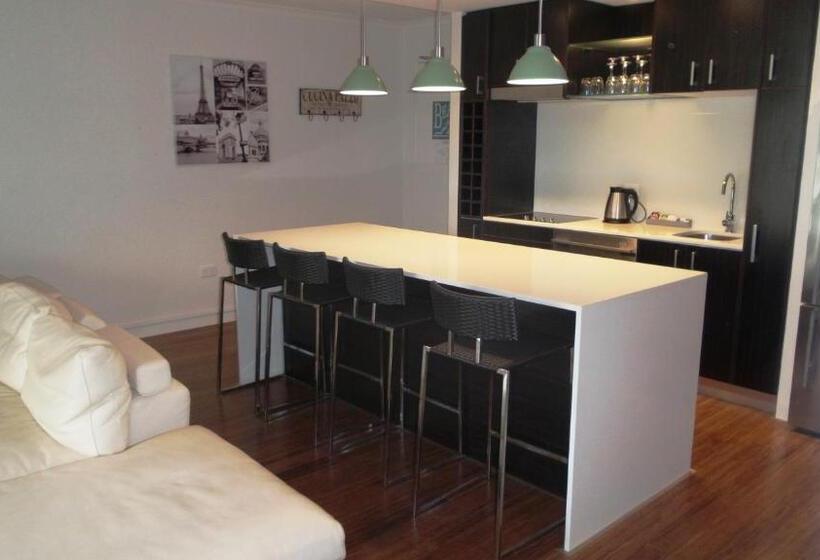 Surfers Beachside Holiday Apartments