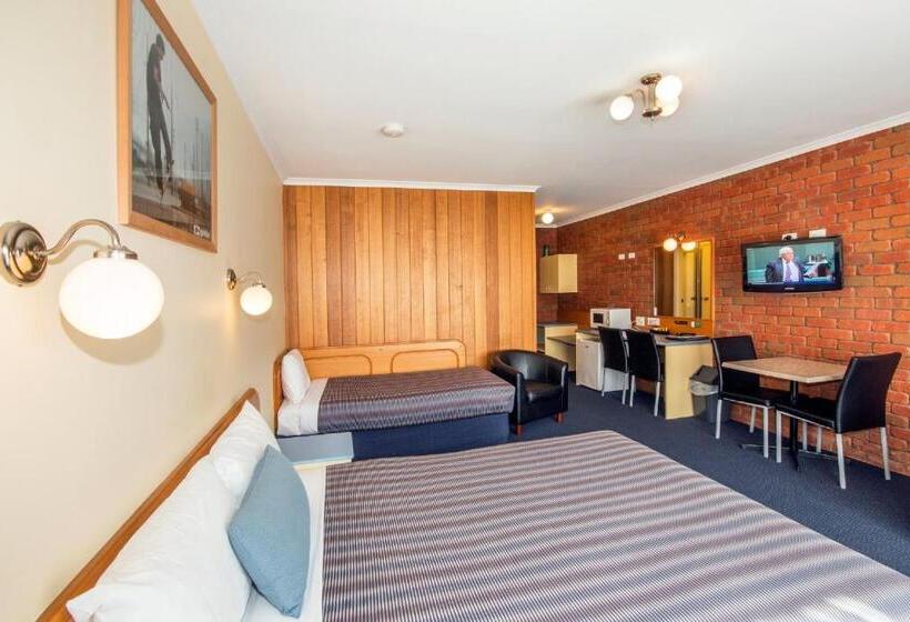 Torquay Tropicana Motel