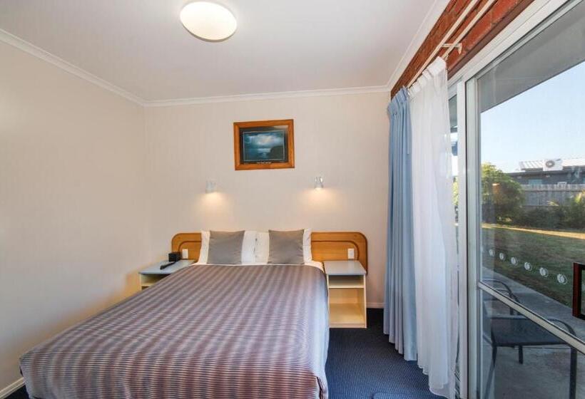 Torquay Tropicana Motel