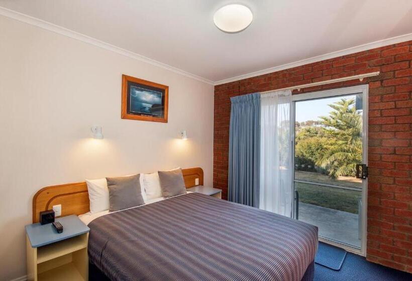 Torquay Tropicana Motel