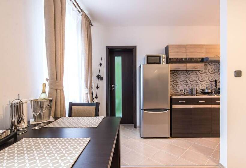 בית מלון כפרי čajkovskij Apartments