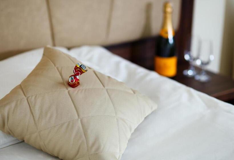 هتل Royal Botanic