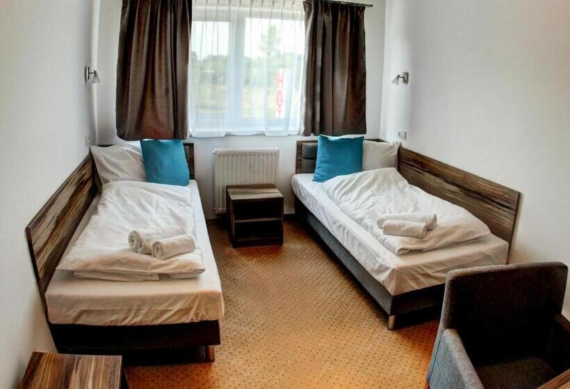 בית מלון כפרי Serby