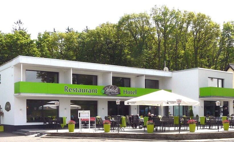 فندق Eifel Gasthof Kleefuß