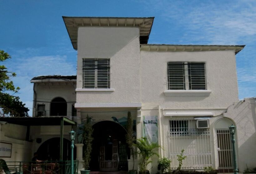 فندق Villa Serena Flor Blanca