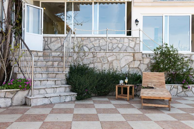 Apartments Bell Memories