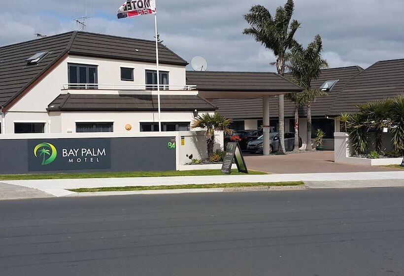 Bay Palm Motel