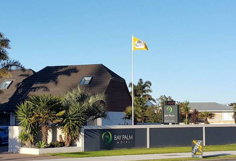 Bay Palm Motel