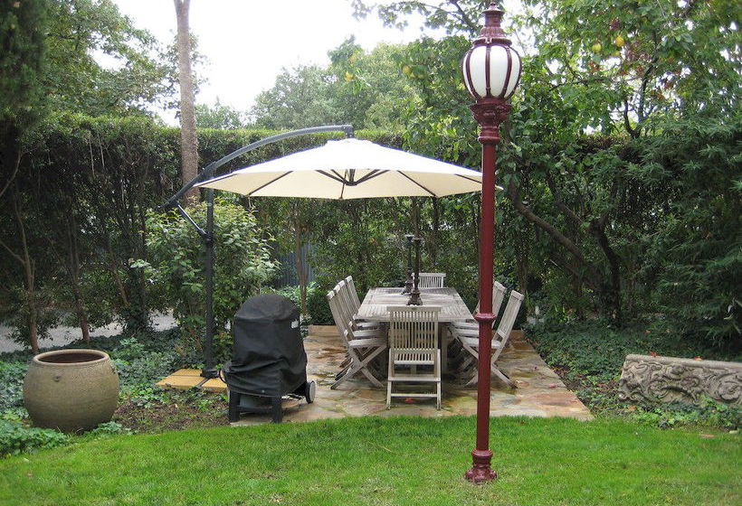 ベッドアンドブレックファースト Finches Country Guesthouse Hotel Beechworth