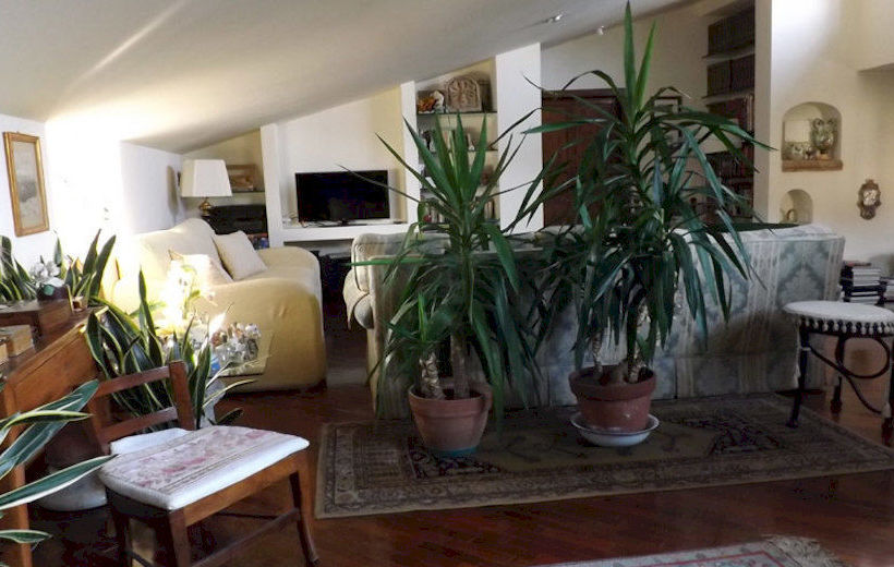 مبيت وإفطار Language And Art