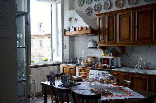 مبيت وإفطار Language And Art