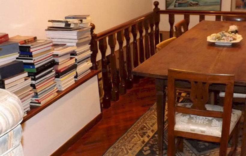 مبيت وإفطار Language And Art