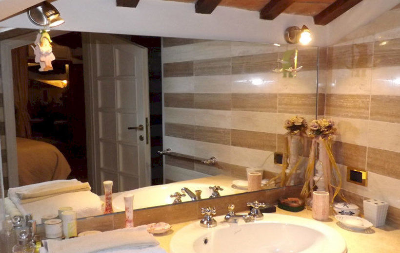 مبيت وإفطار Language And Art