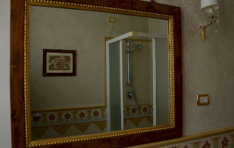 مبيت وإفطار Language And Art