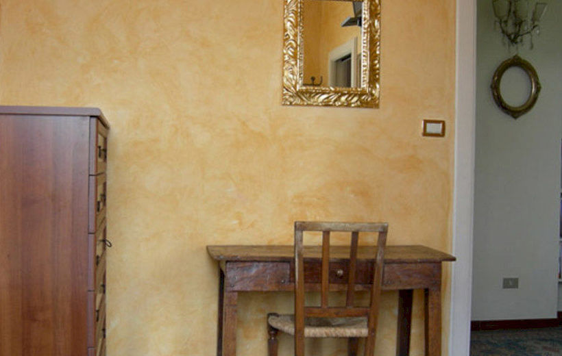 مبيت وإفطار Language And Art