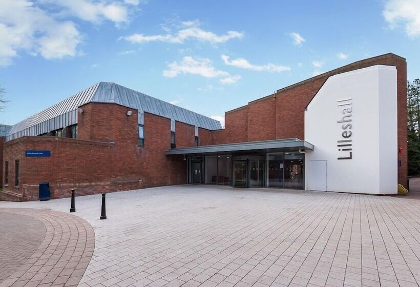 مبيت وإفطار Lilleshall National Sports Centre