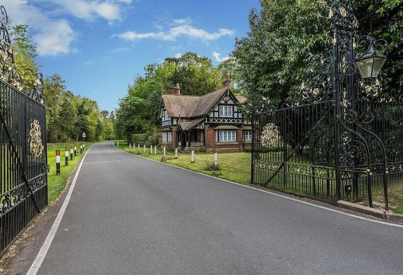 مبيت وإفطار Lilleshall National Sports Centre