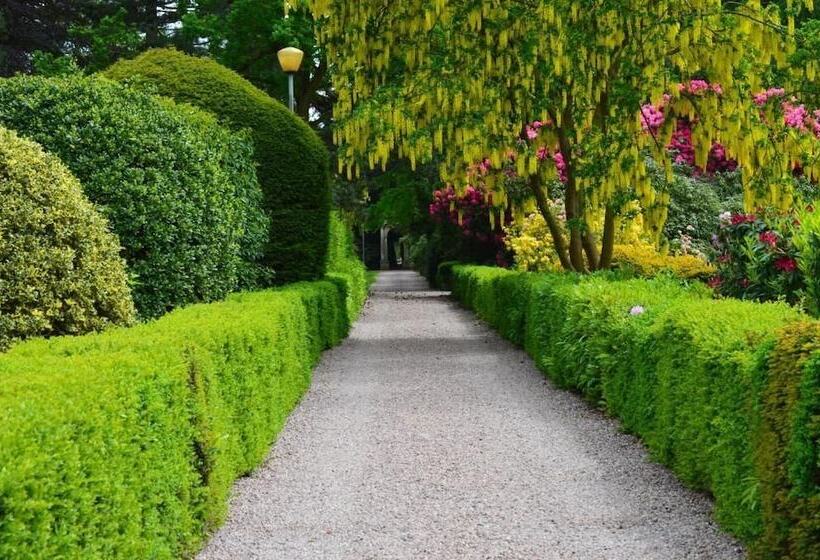 مبيت وإفطار Lilleshall National Sports Centre