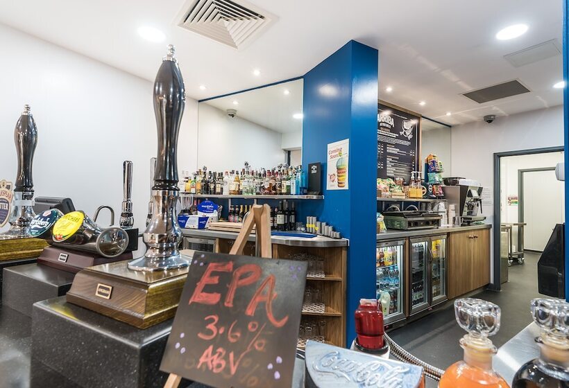 مبيت وإفطار Lilleshall National Sports Centre