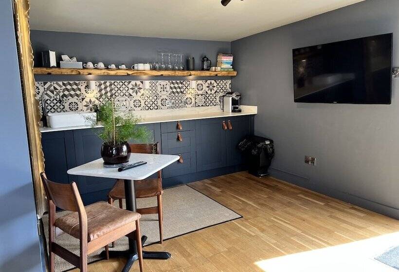 민박 Rockmount Rooms & Apartment