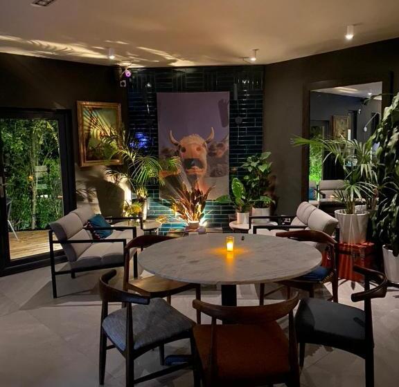 민박 Rockmount Rooms & Apartment