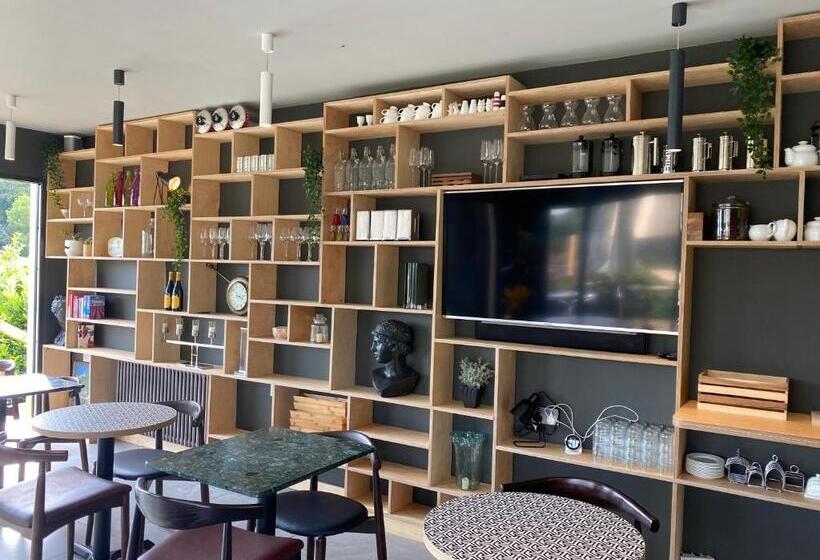 민박 Rockmount Rooms & Apartment