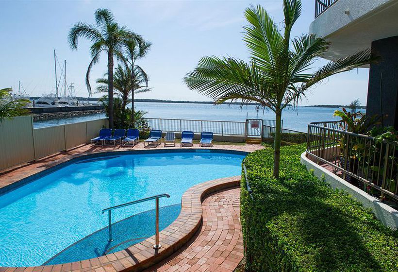 Broadwater Shores Waterfront Apartments
