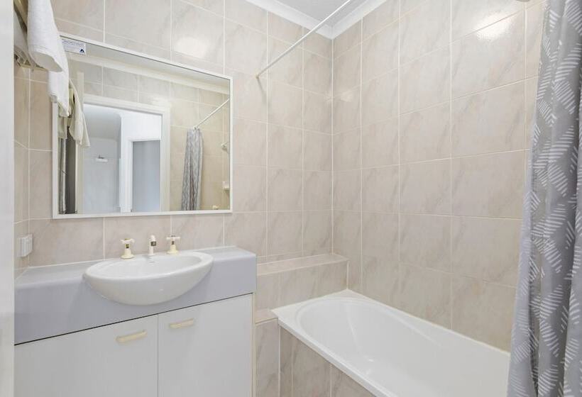 Burlington Holiday Apartments