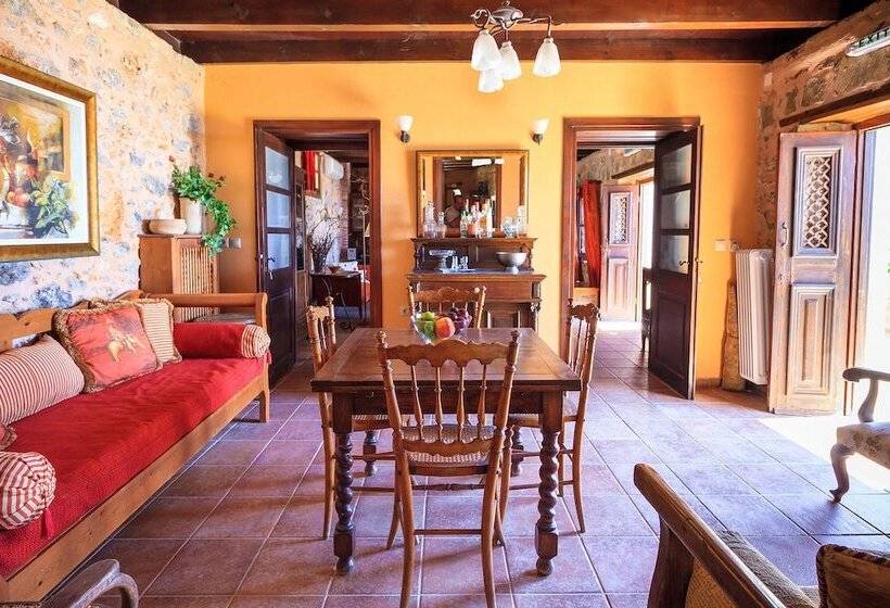 Dorovinis Country Houses