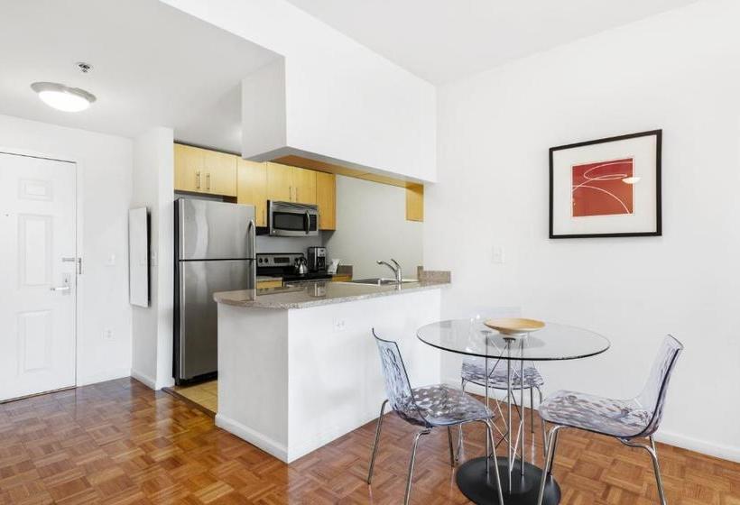 Furnished Quarters At Grove Pointe